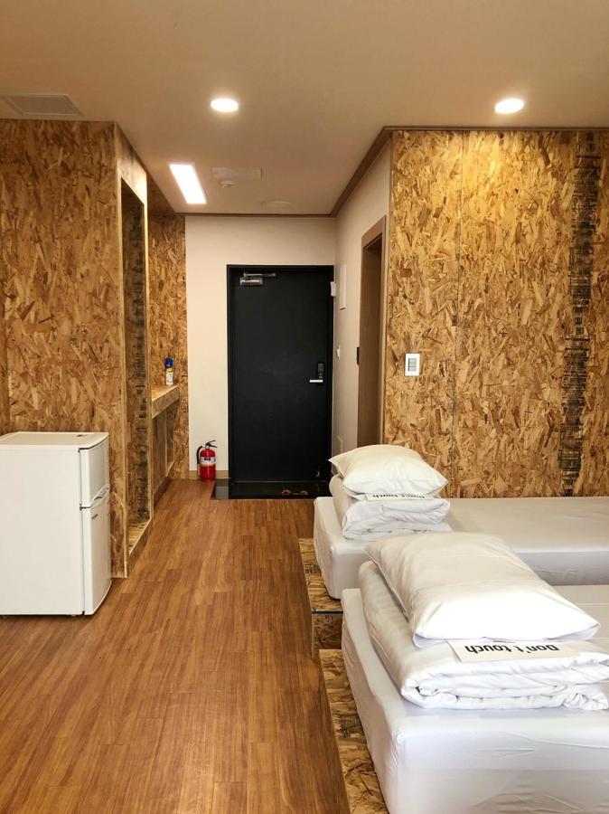 Jeju Playground Hostel ภายนอก รูปภาพ